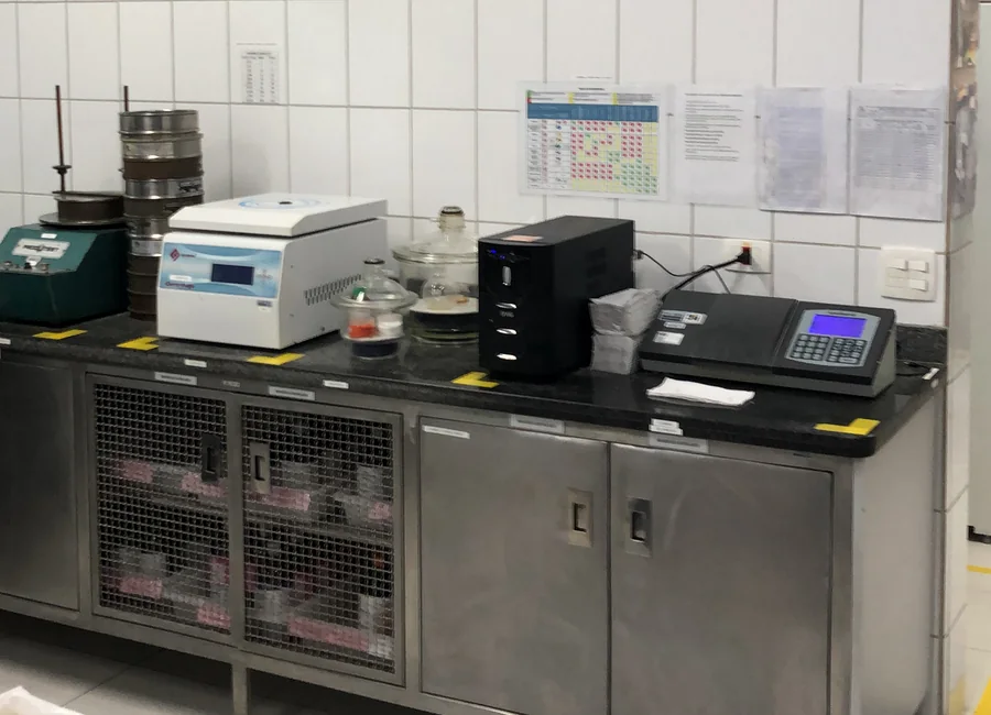 Laboratório avaliado durante levantamento técnico de infraestrutura